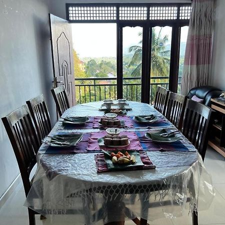 Dreamscape Home Stay Канди Екстериор снимка