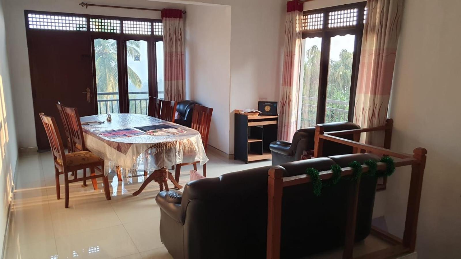 Dreamscape Home Stay Канди Екстериор снимка