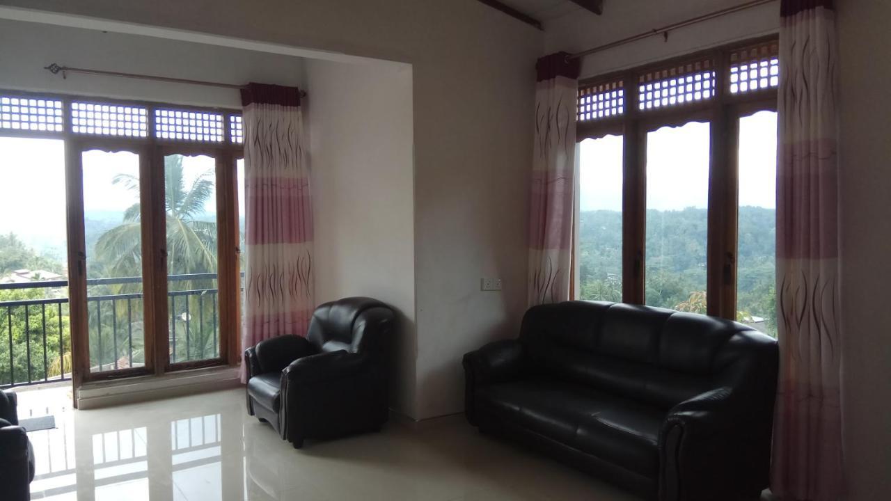 Dreamscape Home Stay Канди Екстериор снимка