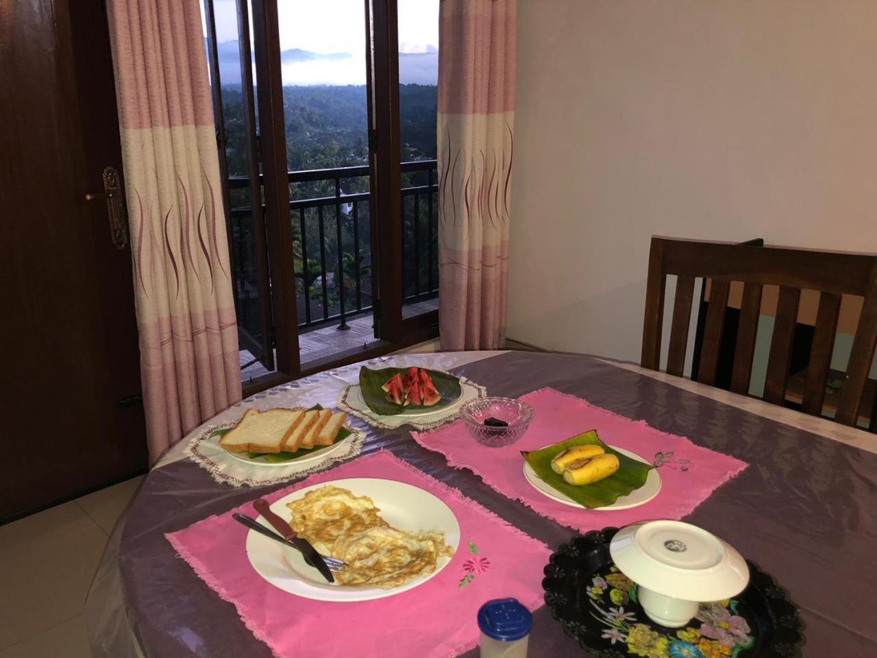 Dreamscape Home Stay Канди Екстериор снимка